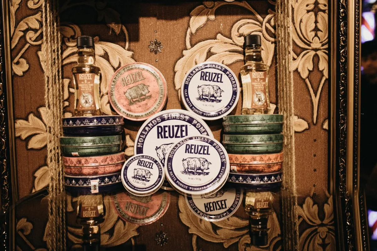 dòng sáp tạo kiểu tóc Reuzel Pomade